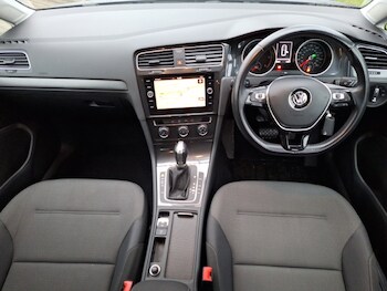 Used Volkswagen Golf 2019 for sale - 77540182: Photo