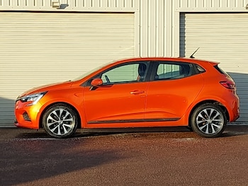 Used Renault Clio 2022 for sale - 76651761: Photo