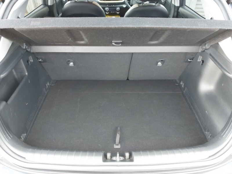 Used Kia Stonic 2023 for sale - 78061274: Photo 8