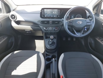 Used Hyundai i10 2023 for sale - 79006730: Photo