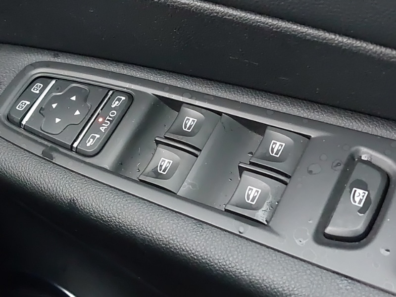 Used Renault Captur 2017 for sale - 77269862: Photo 19