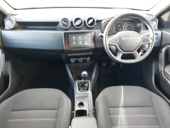 Used Dacia Duster 2023 for sale - 76533231: Photo