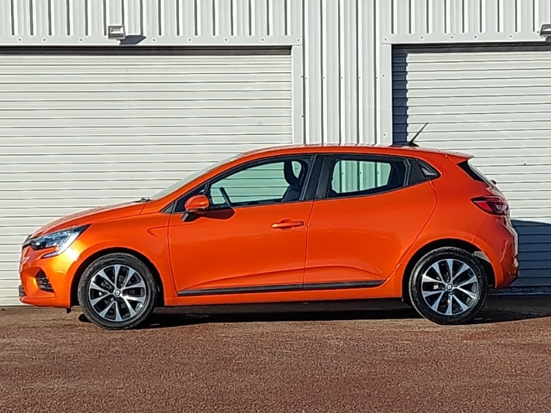 Used Renault Clio 2022 for sale - 76343639: Photo 4