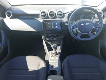 Used Dacia Duster 2023 for sale - 78369451: Photo