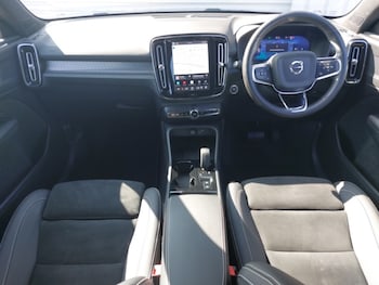 Used Volvo XC40 2025 for sale - 79618368: Photo