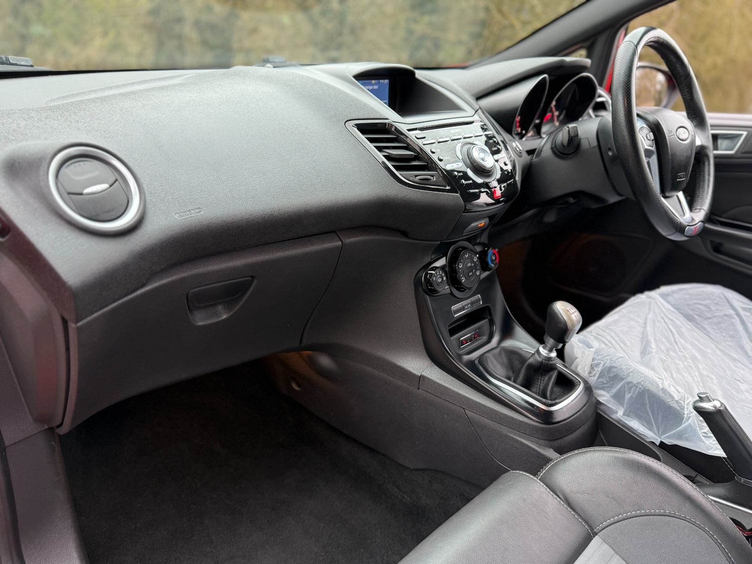 Used Ford Fiesta 2015 for sale - 77775907: Photo 24