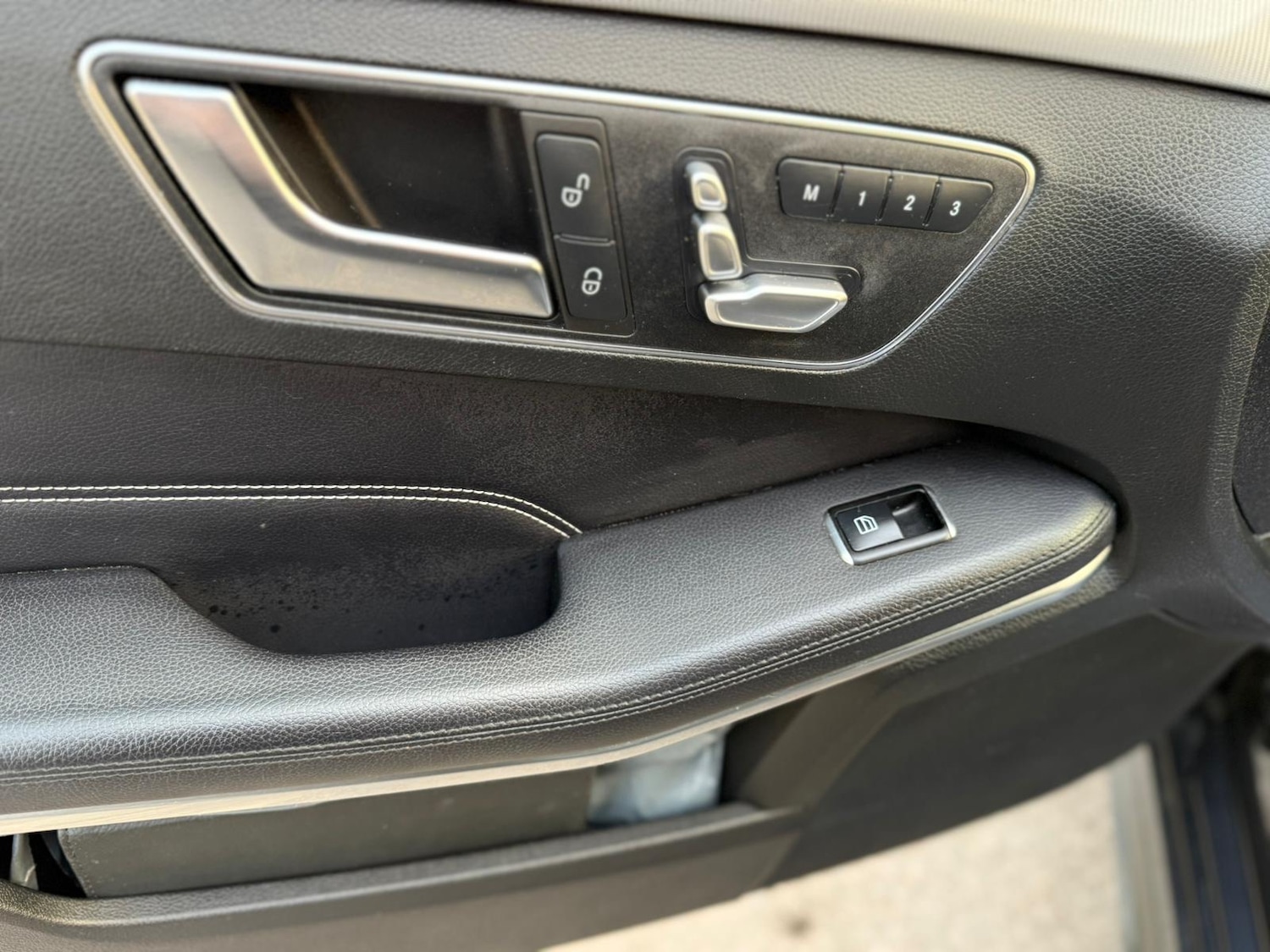 Used Mercedes-Benz E Class 2016 for sale - 77979887: Photo 20