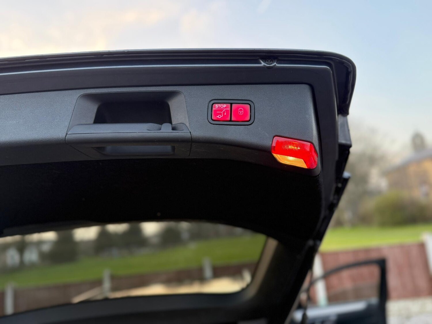 Used Mercedes-Benz E Class 2016 for sale - 77979887: Photo 45