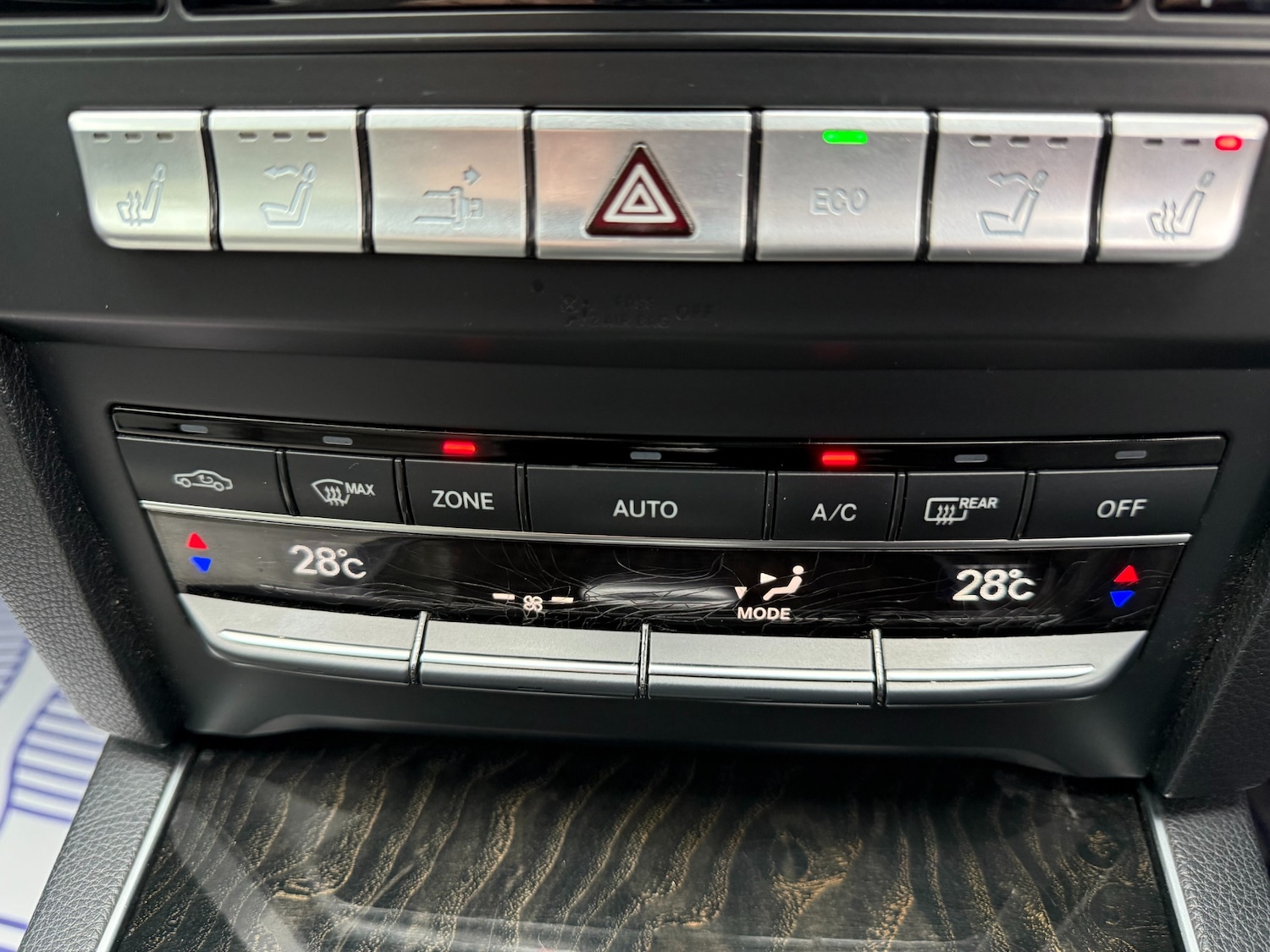 Used Mercedes-Benz E Class 2014 for sale - 77775375: Photo 25