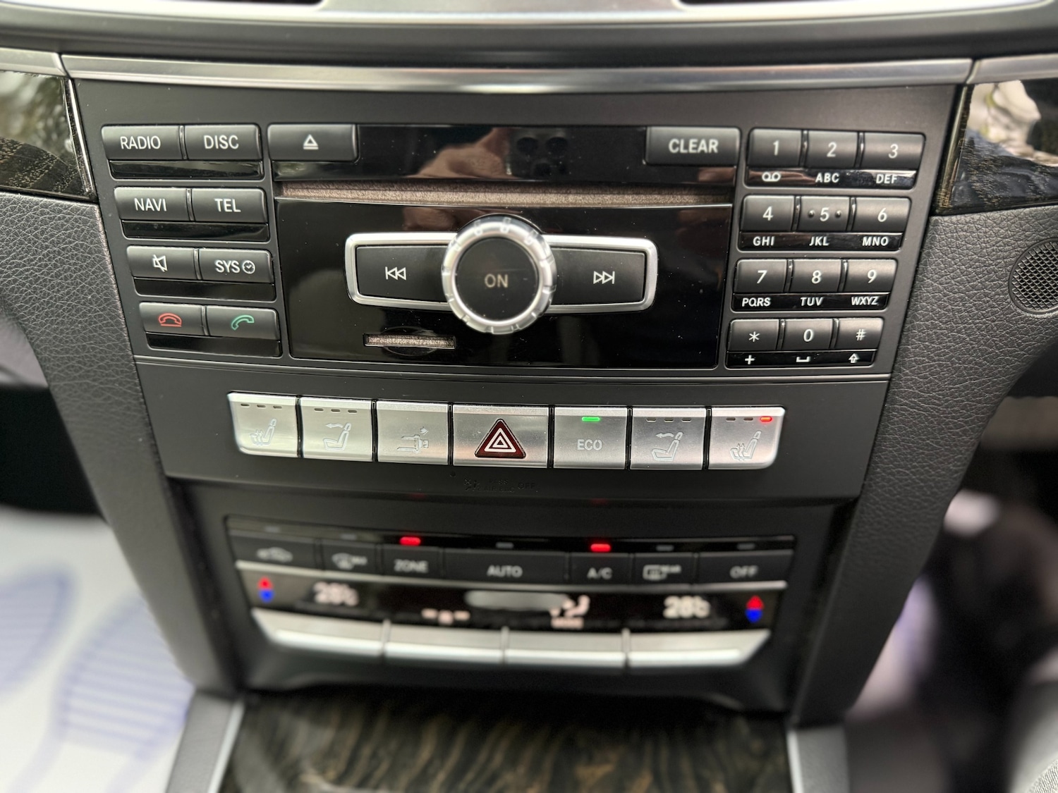 Used Mercedes-Benz E Class 2014 for sale - 77775375: Photo 27