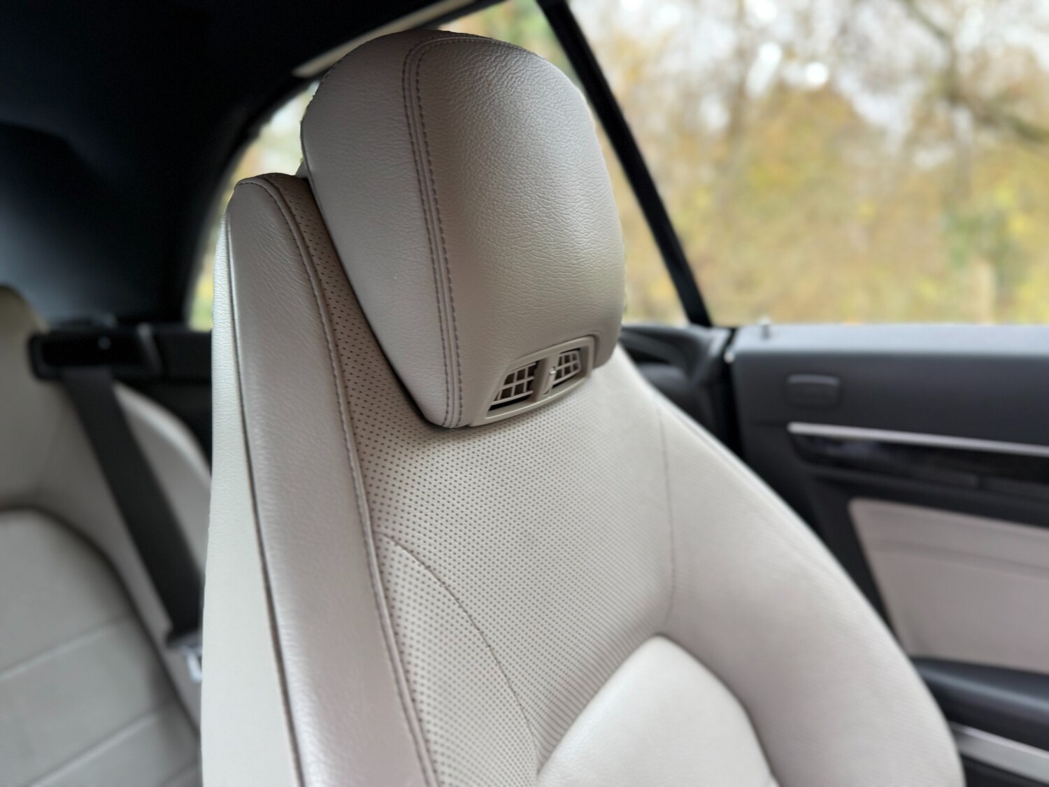 Used Mercedes-Benz E Class 2014 for sale - 77775375: Photo 36