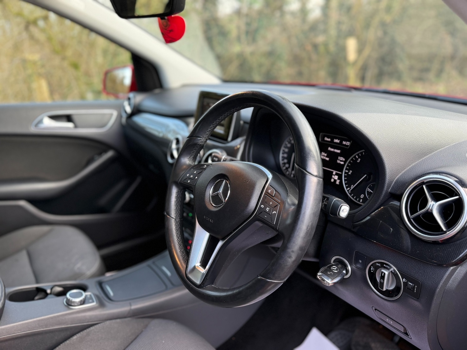 Used Mercedes-Benz B Class 2012 for sale - 78054869: Photo 33