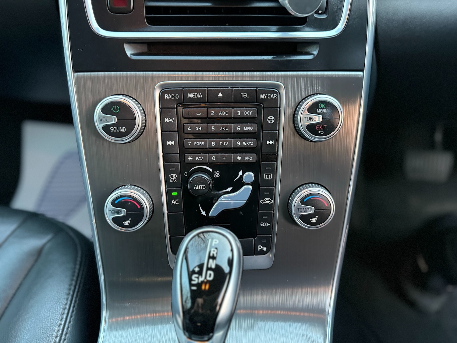 Used Volvo V60 2016 for sale - 77775474: Photo 23