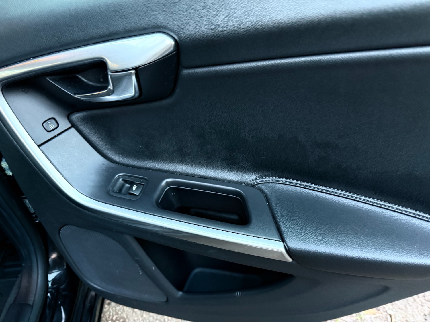 Used Volvo V60 2016 for sale - 77775474: Photo 29