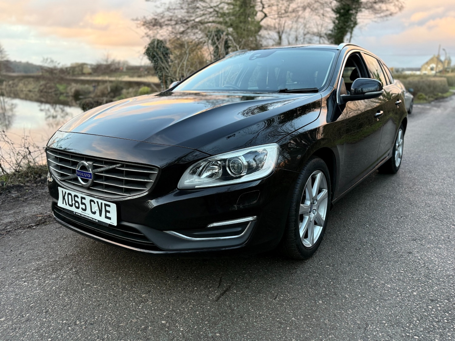 Used Volvo V60 2016 for sale - 77775474: Photo 3