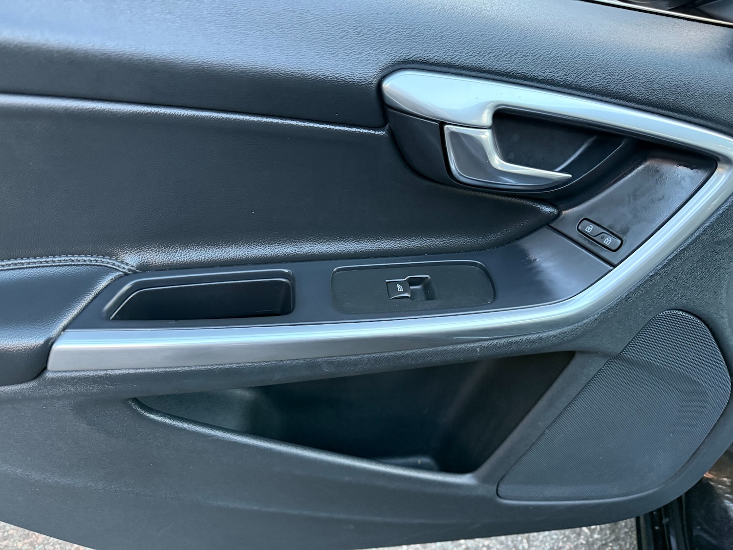 Used Volvo V60 2016 for sale - 77775474: Photo 35