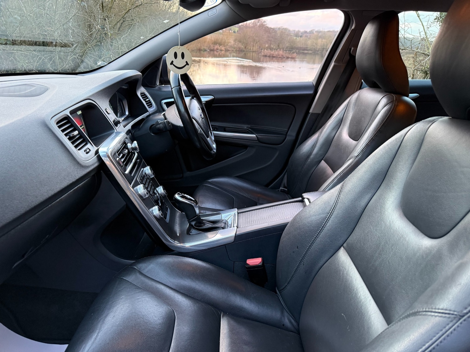 Used Volvo V60 2016 for sale - 77775474: Photo 36