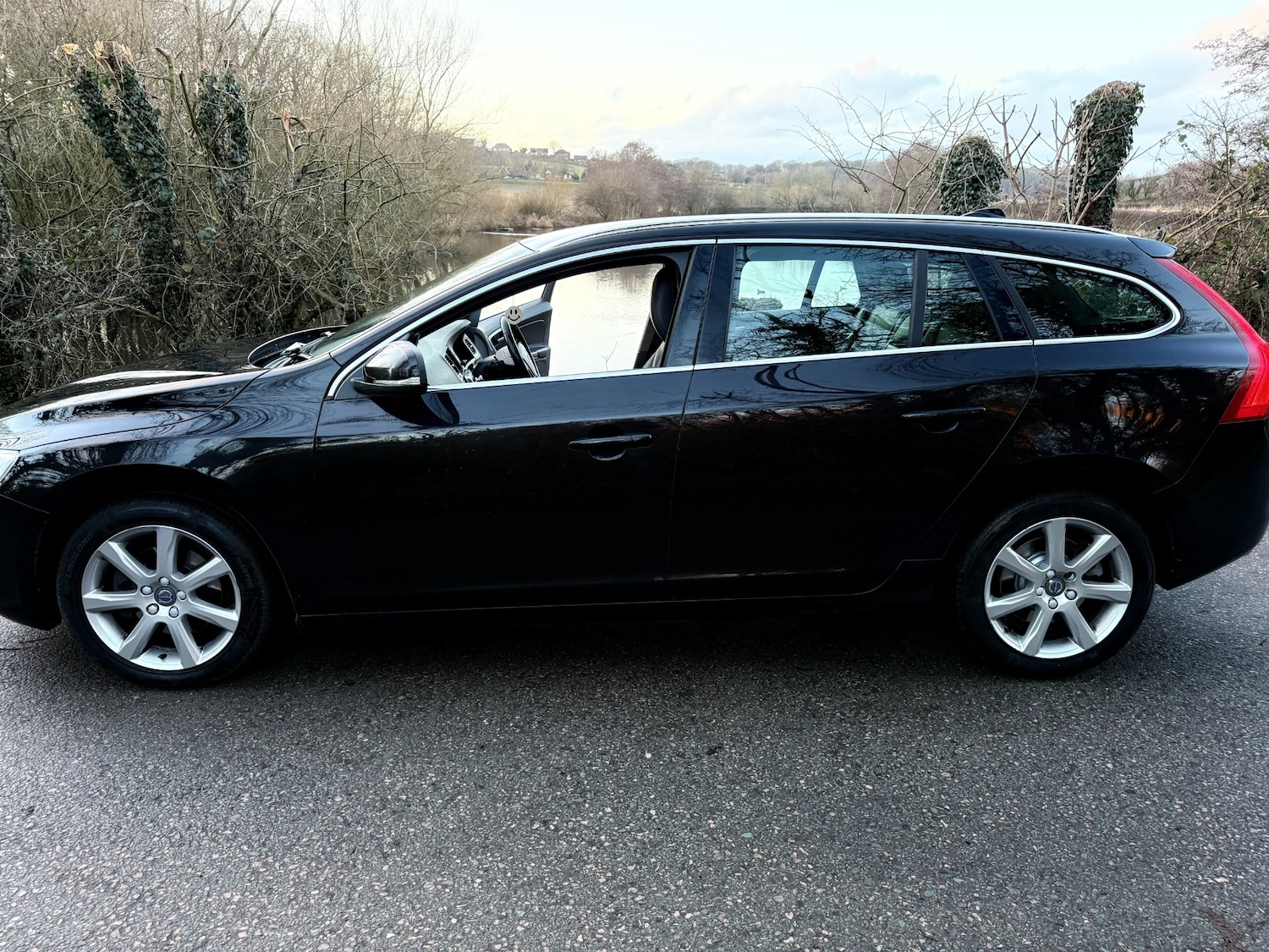 Used Volvo V60 2016 for sale - 77775474: Photo 6