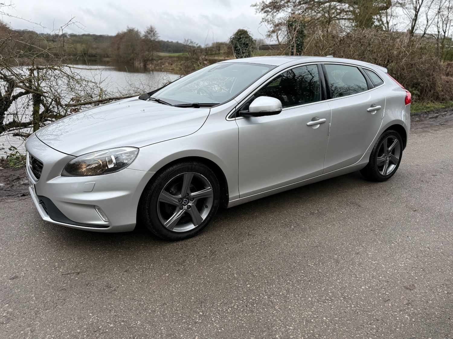 Used Volvo V40 2015 for sale - 77775250: Photo 15