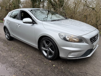 Used Volvo V40 2015 for sale - 77775250: Photo