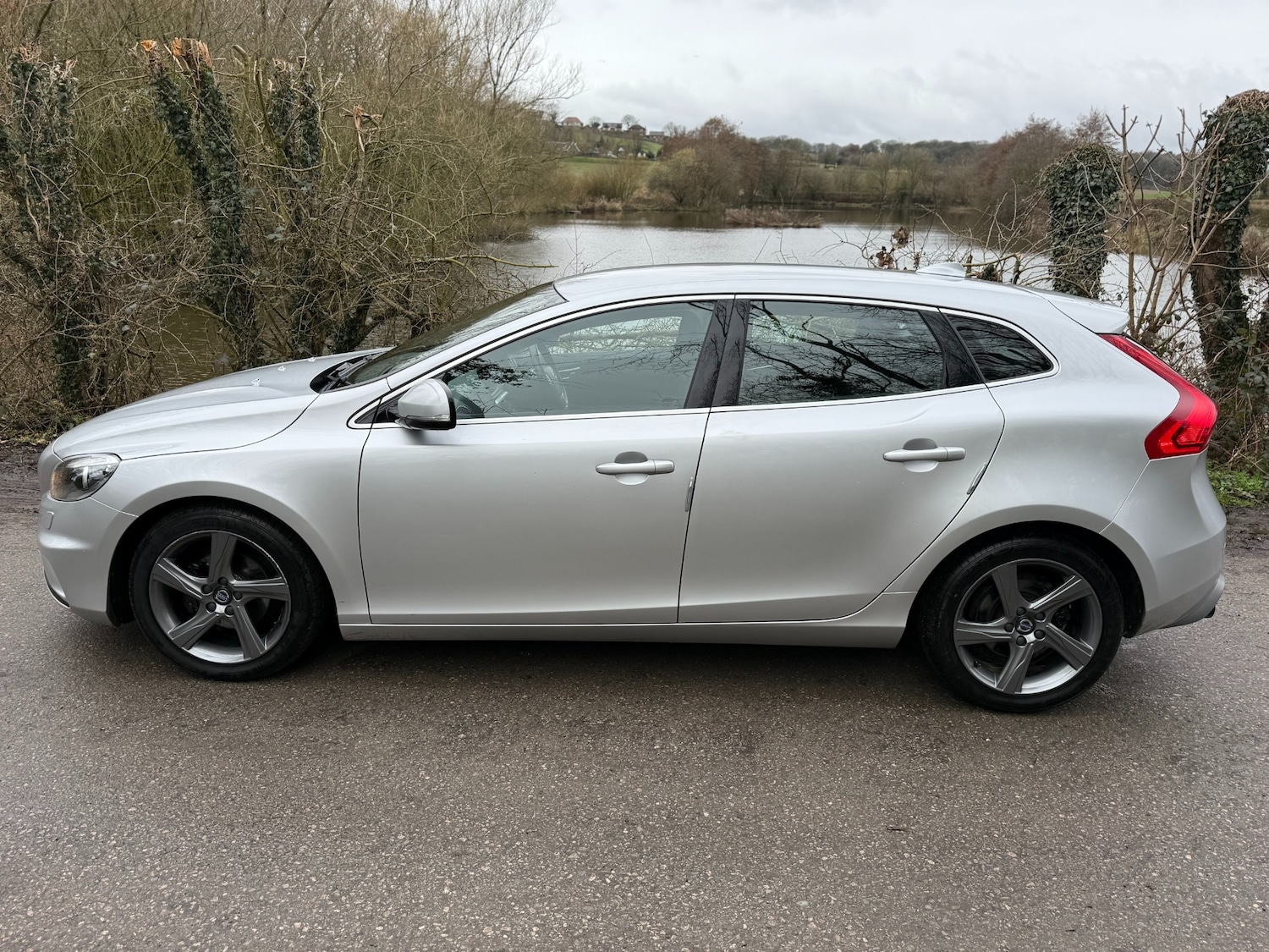 Used Volvo V40 2015 for sale - 77775250: Photo 20
