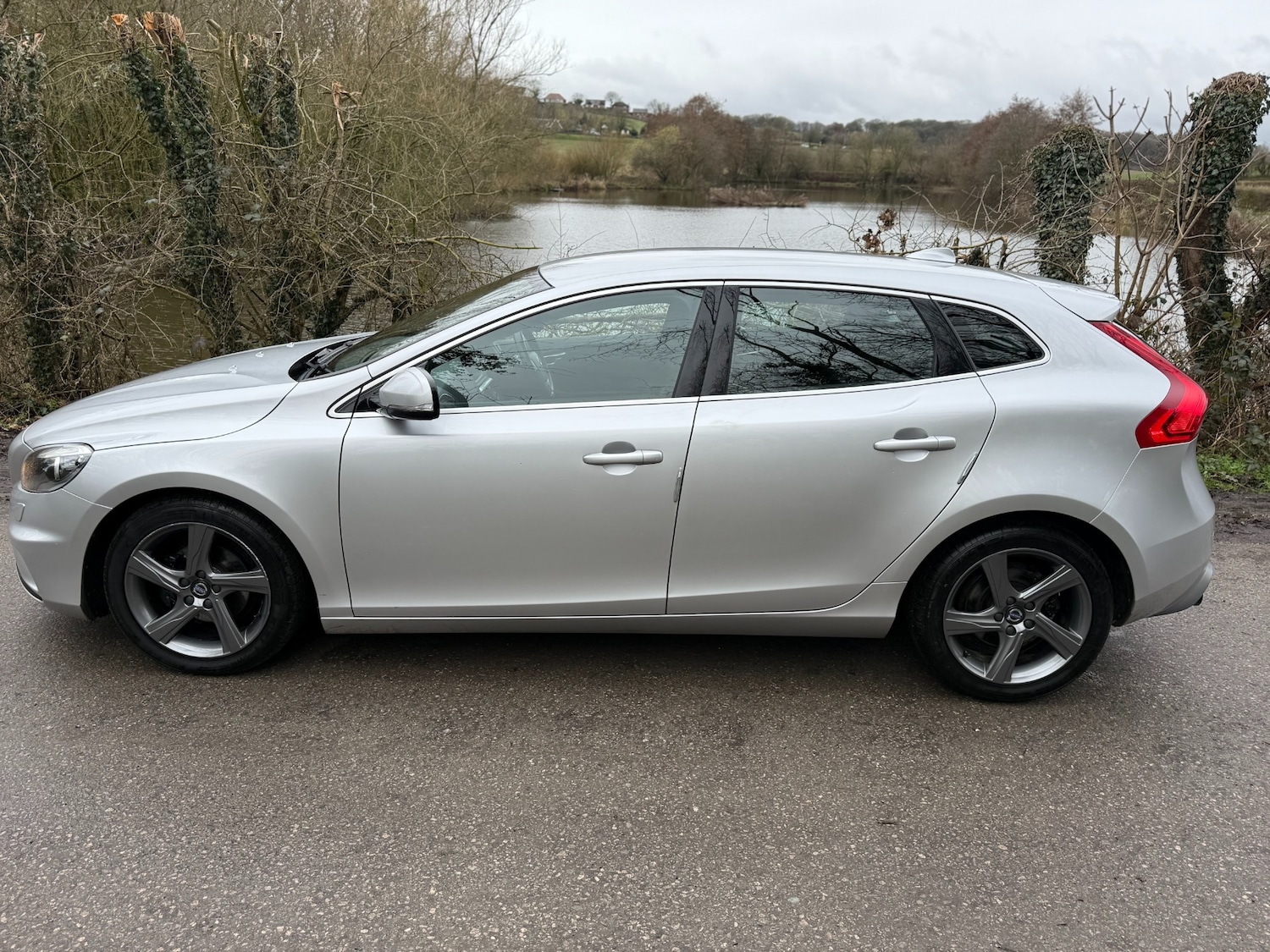 Used Volvo V40 2015 for sale - 77775250: Photo 22