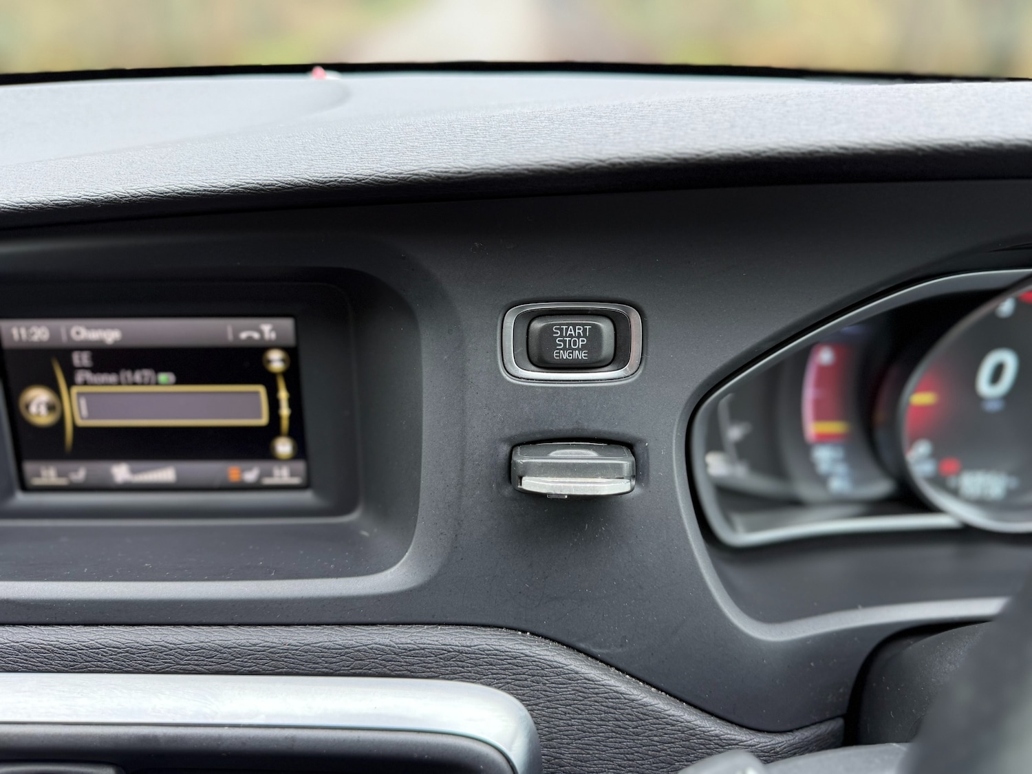 Used Volvo V40 2015 for sale - 77775250: Photo 31