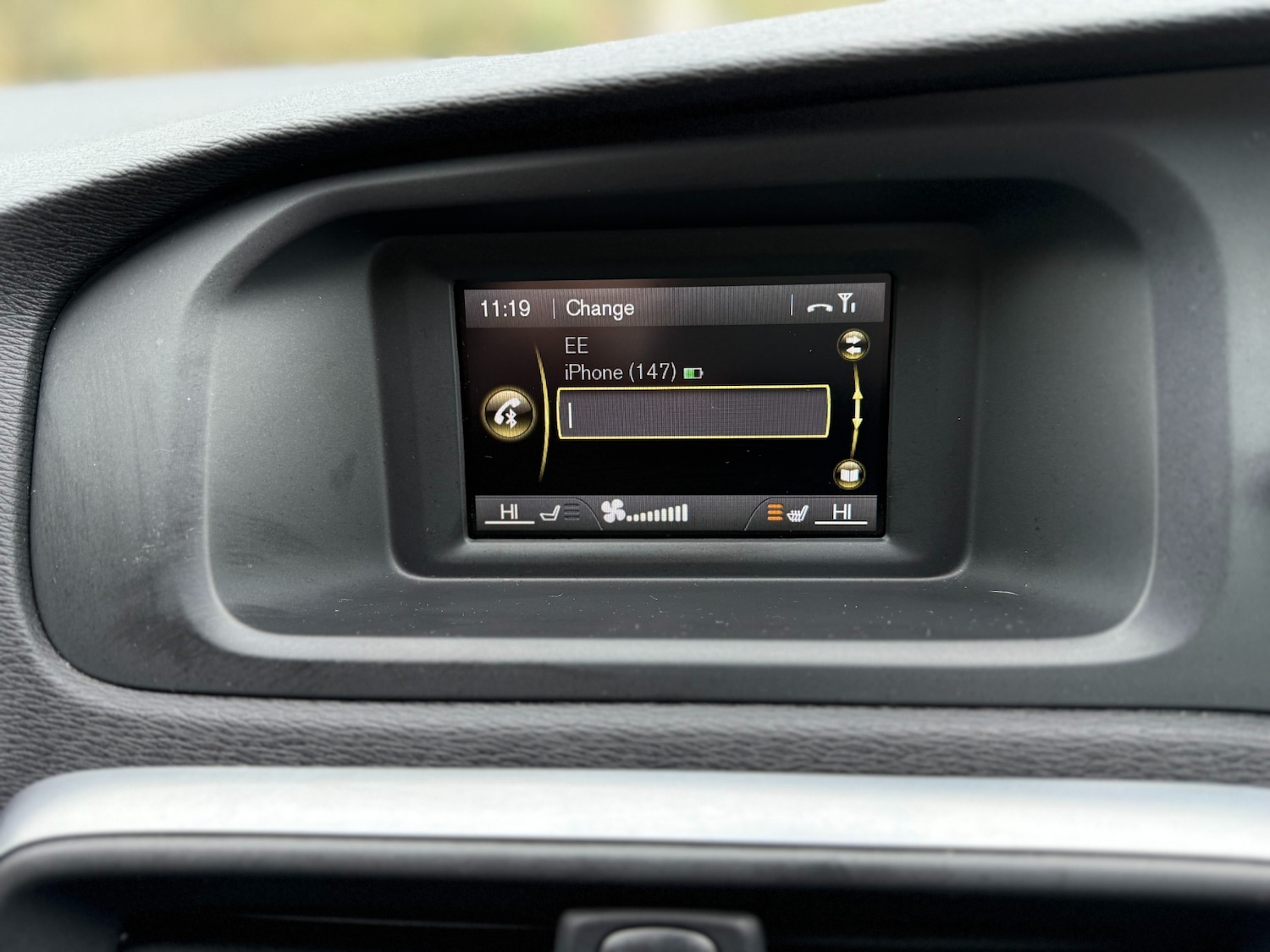 Used Volvo V40 2015 for sale - 77775250: Photo 35