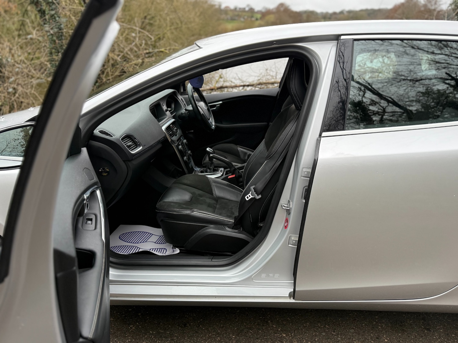 Used Volvo V40 2015 for sale - 77775250: Photo 38