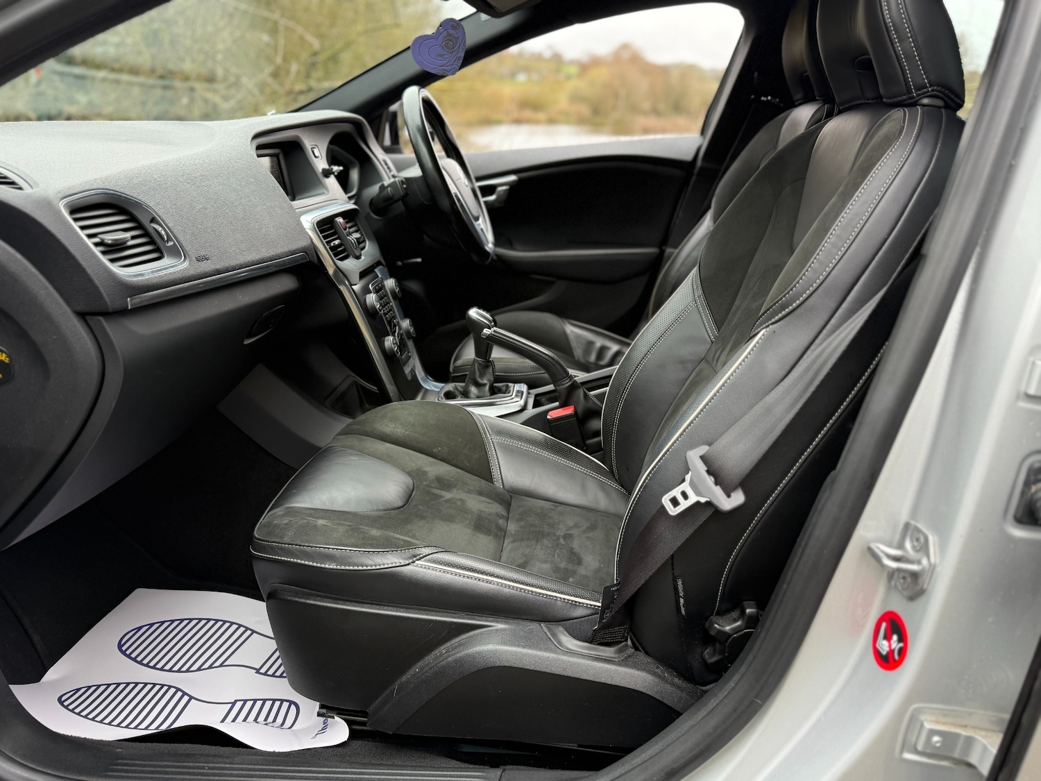 Used Volvo V40 2015 for sale - 77775250: Photo 39