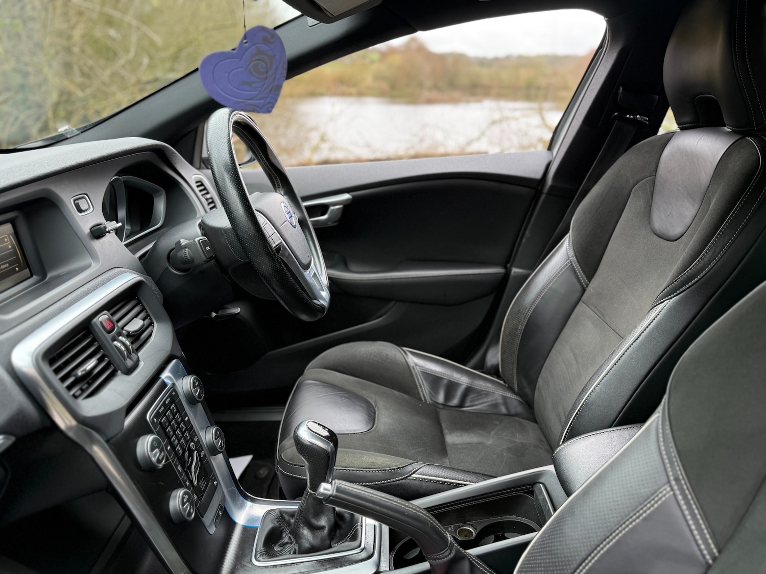 Used Volvo V40 2015 for sale - 77775250: Photo 40