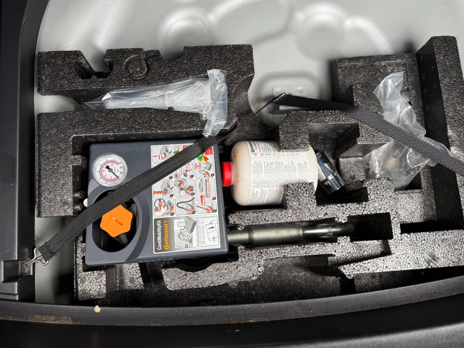 Used Volvo V40 2015 for sale - 77775250: Photo 44