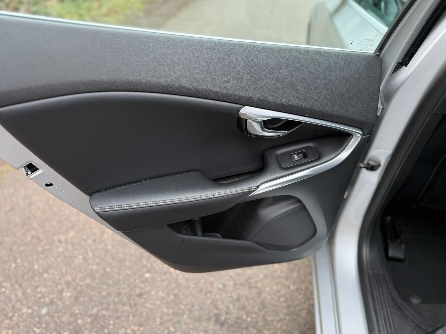 Used Volvo V40 2015 for sale - 77775250: Photo 50