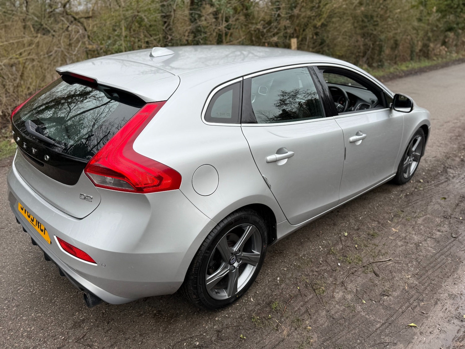Used Volvo V40 2015 for sale - 77775250: Photo 67