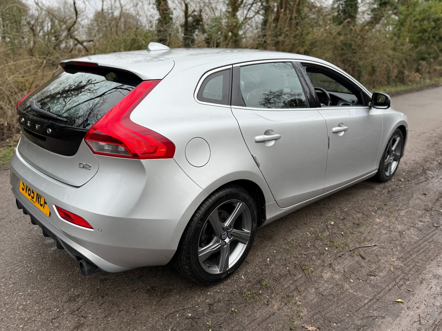 Used Volvo V40 2015 for sale - 77775250: Photo 68
