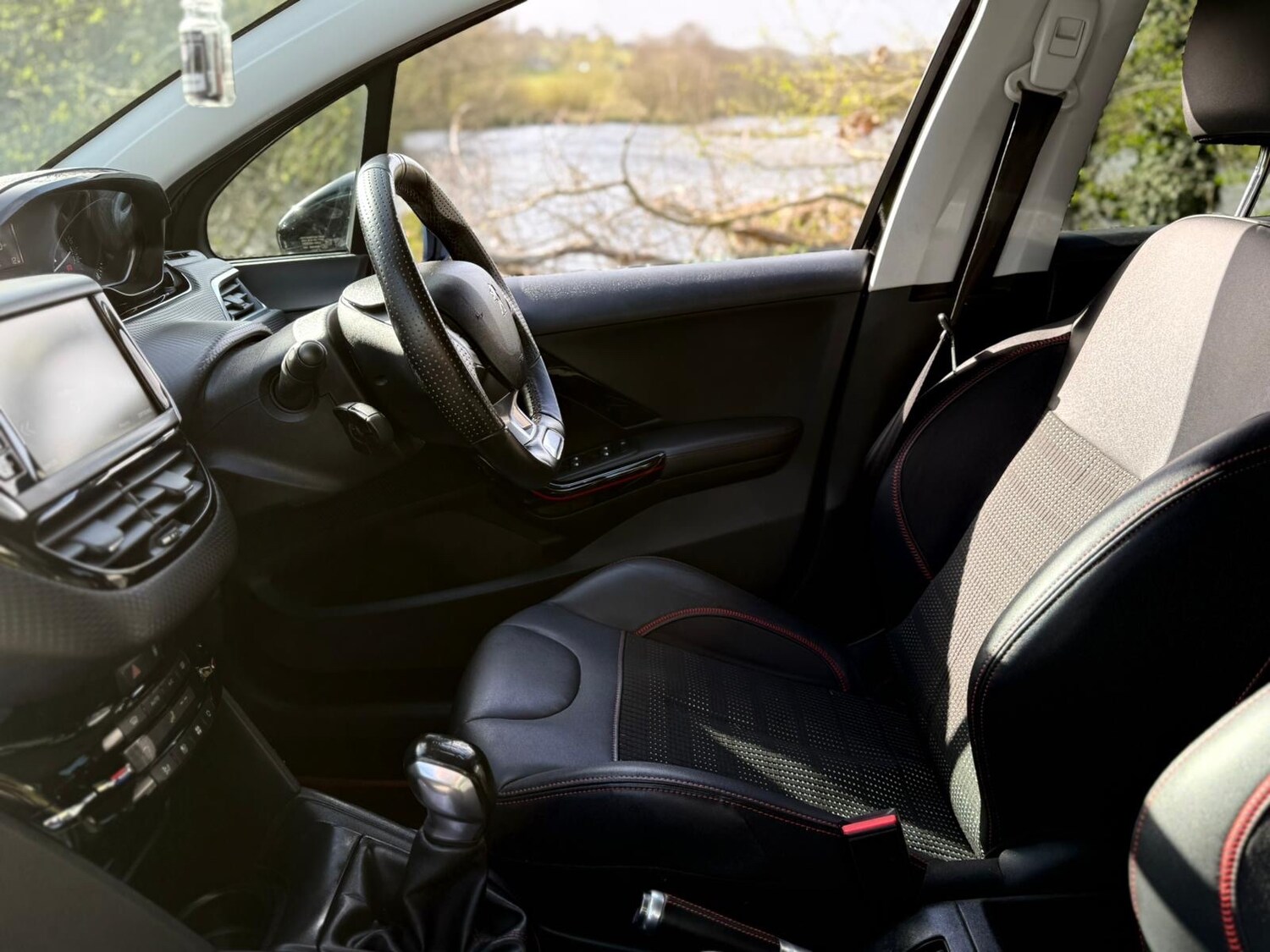 Used Peugeot 208 2017 for sale - 78090426: Photo 14