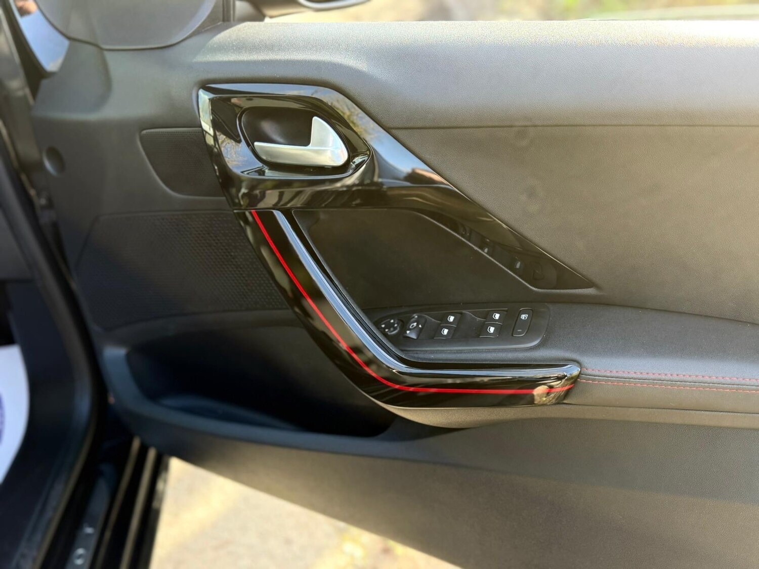 Used Peugeot 208 2017 for sale - 78090426: Photo 28