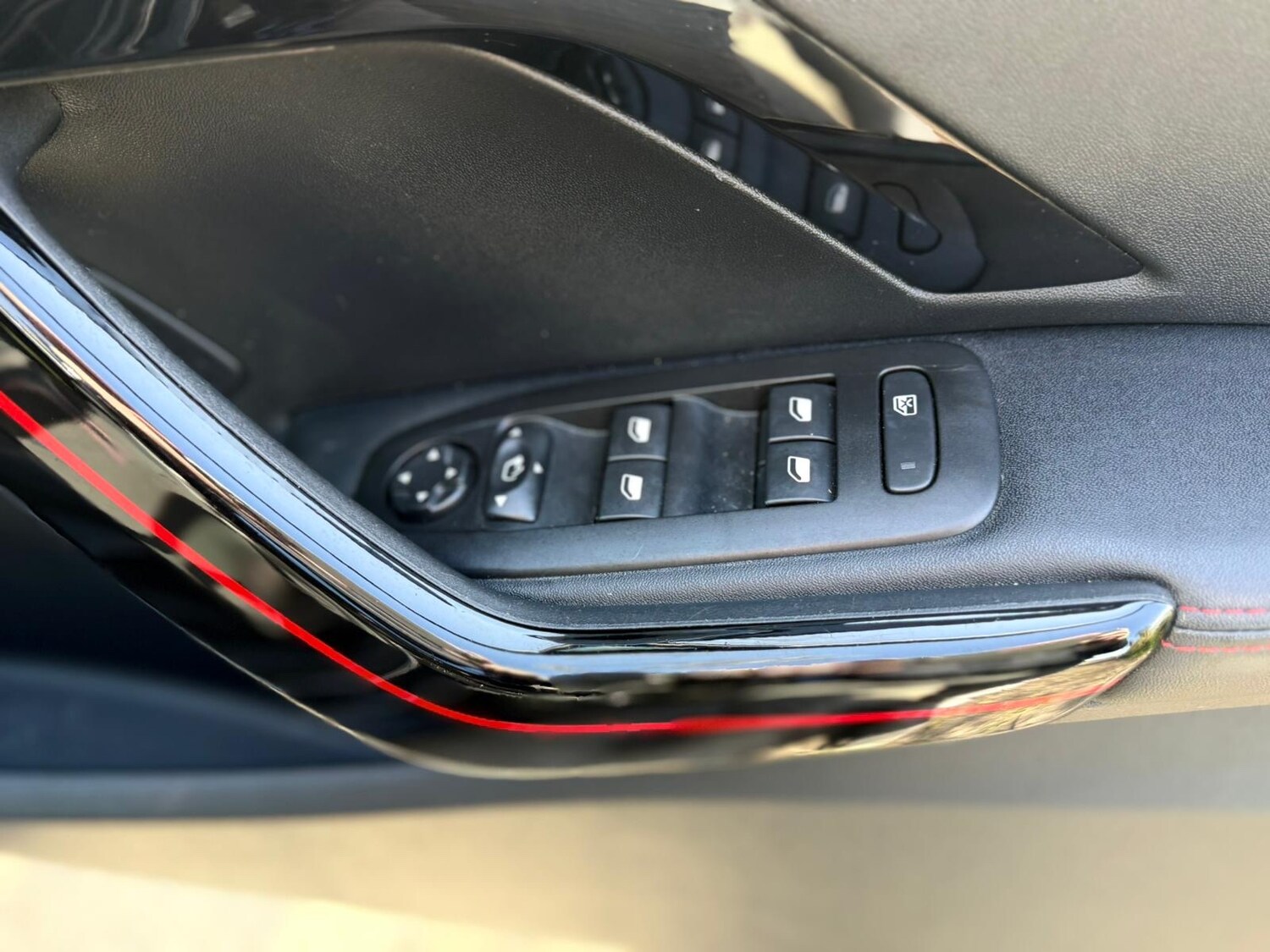 Used Peugeot 208 2017 for sale - 78090426: Photo 30