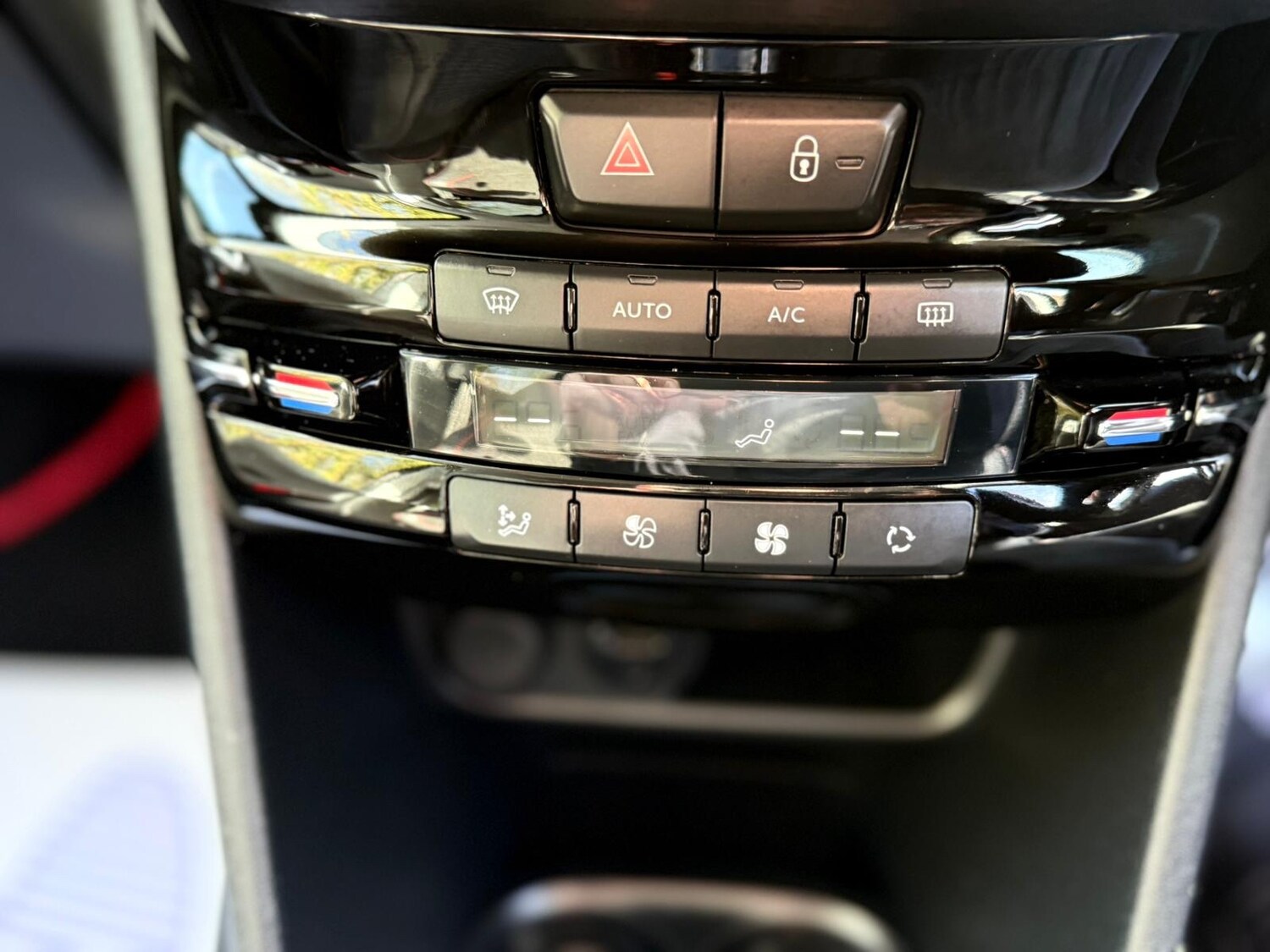 Used Peugeot 208 2017 for sale - 78090426: Photo 38