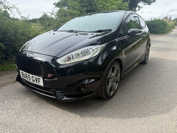 Used Ford Fiesta 2015 for sale - 79140536: Photo