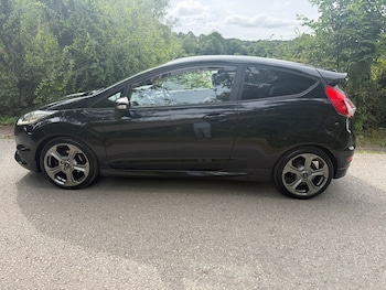 Used Ford Fiesta 2015 for sale - 79140536: Photo