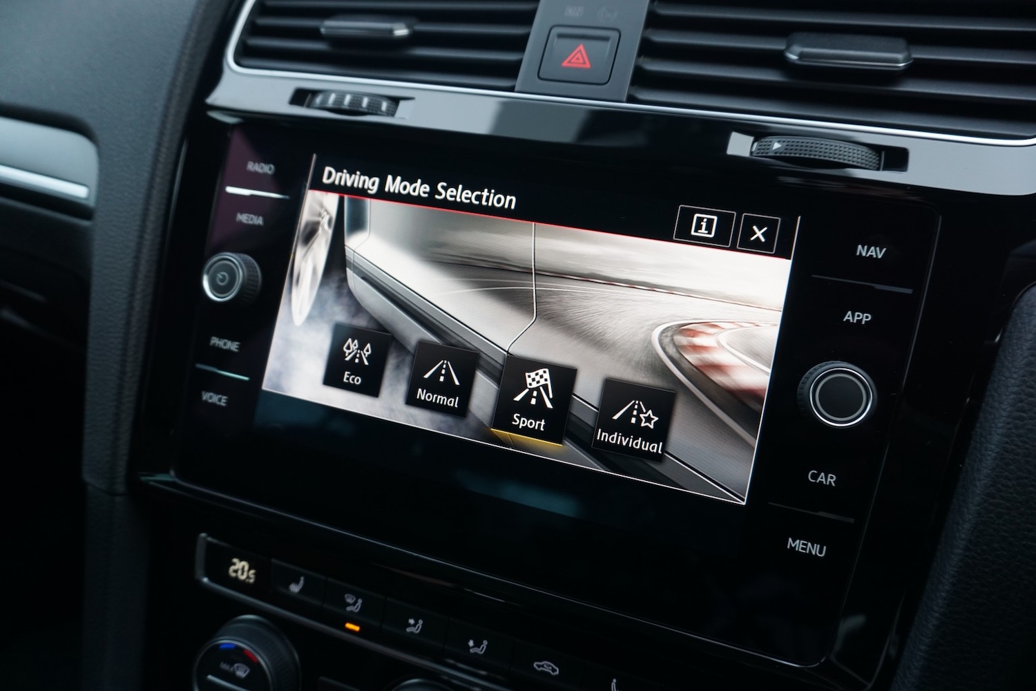 Used Volkswagen Golf 2019 for sale - 77038907: Photo 25