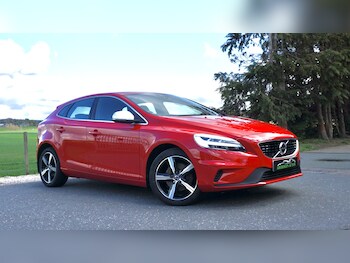 Used Volvo V40 2019 for sale - 78258306: Photo