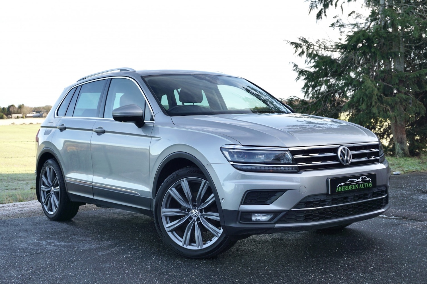 Used Volkswagen Tiguan 2019 for sale - 76963410: Photo 1
