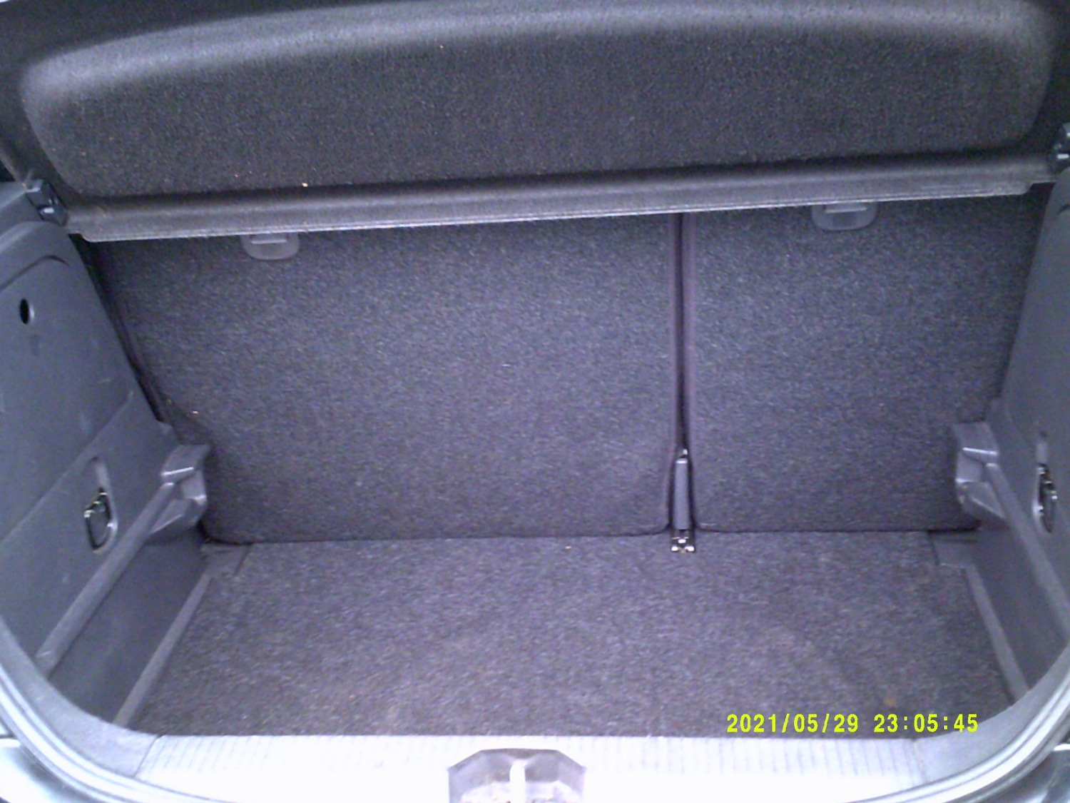 Used Vauxhall Corsa 2011 for sale - 77245115: Photo 2