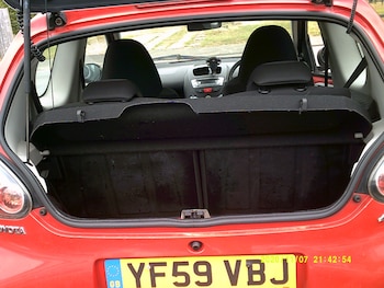 Used Toyota AYGO 2010 for sale - 75168000: Photo