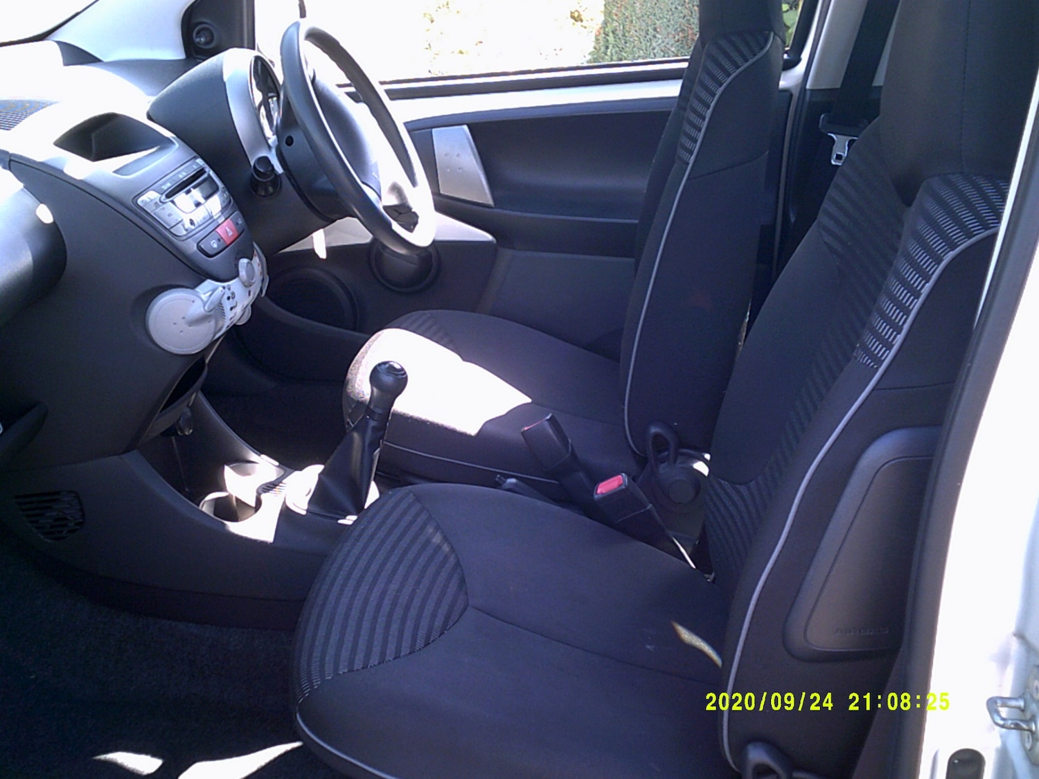 Used Peugeot 107 2013 for sale - 76252233: Photo 2