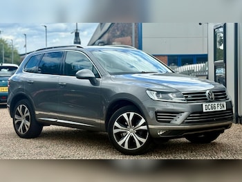 Used Volkswagen Touareg 2016 for sale - 75334333: Photo