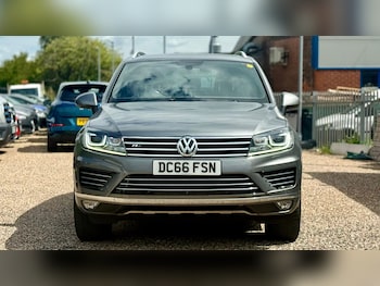 Used Volkswagen Touareg 2016 for sale - 75334333: Photo