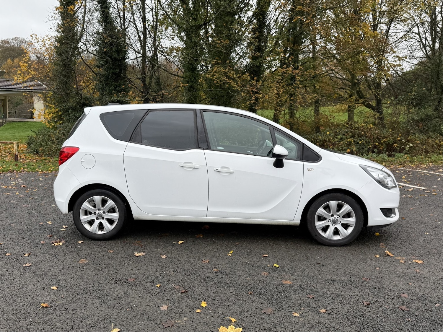 Used Vauxhall Meriva 2017 for sale - 76554022: Photo 2